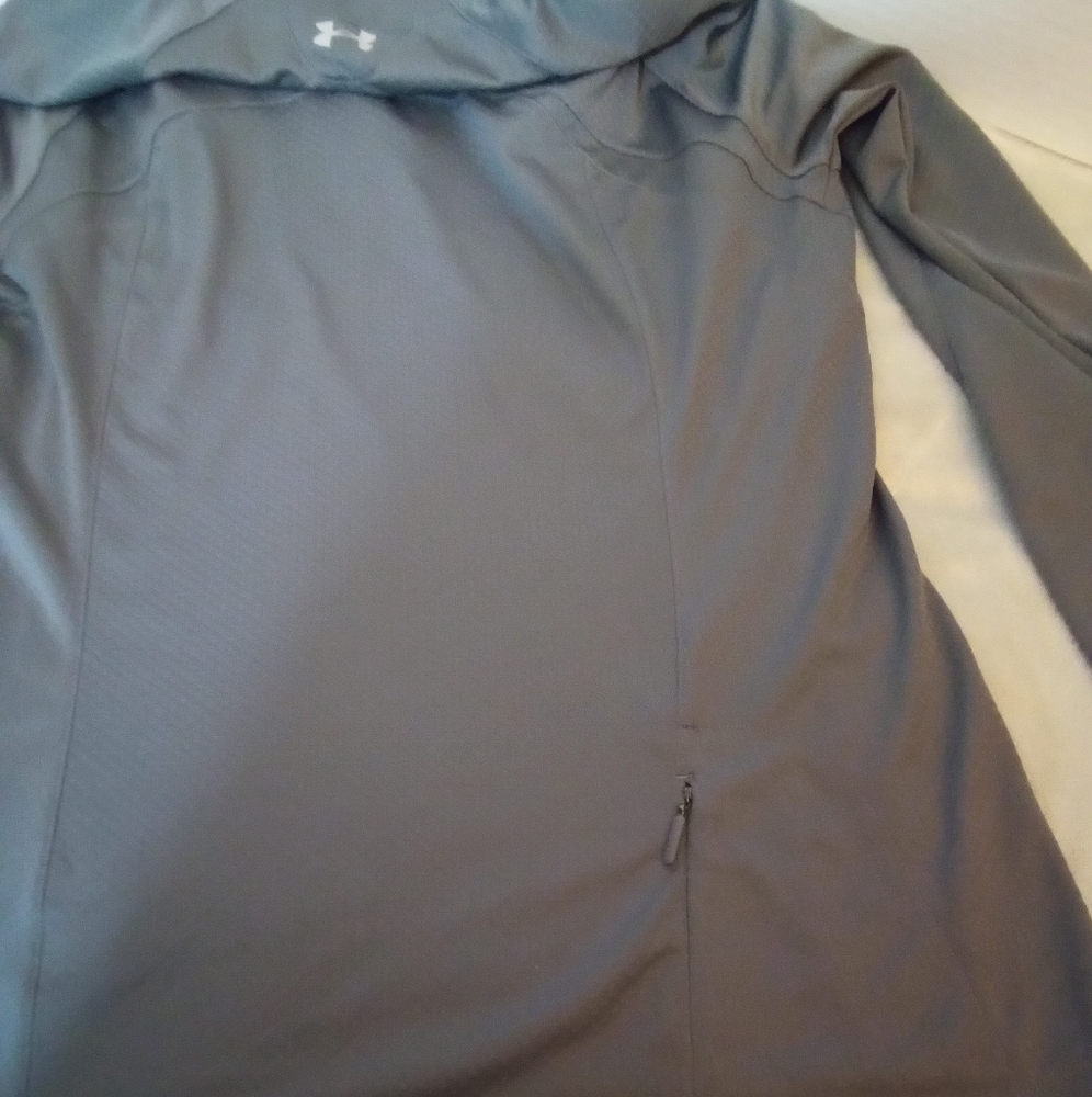 Under Armour - Picture 3 of 3